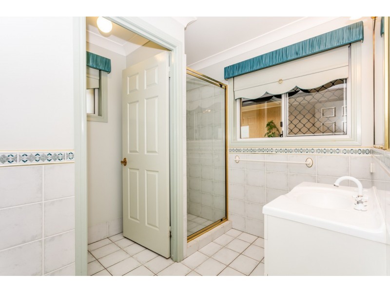 4 Poinciana Crescent, Stretton QLD 4116