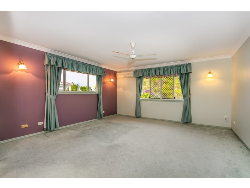 4 Poinciana Crescent, Stretton QLD 4116