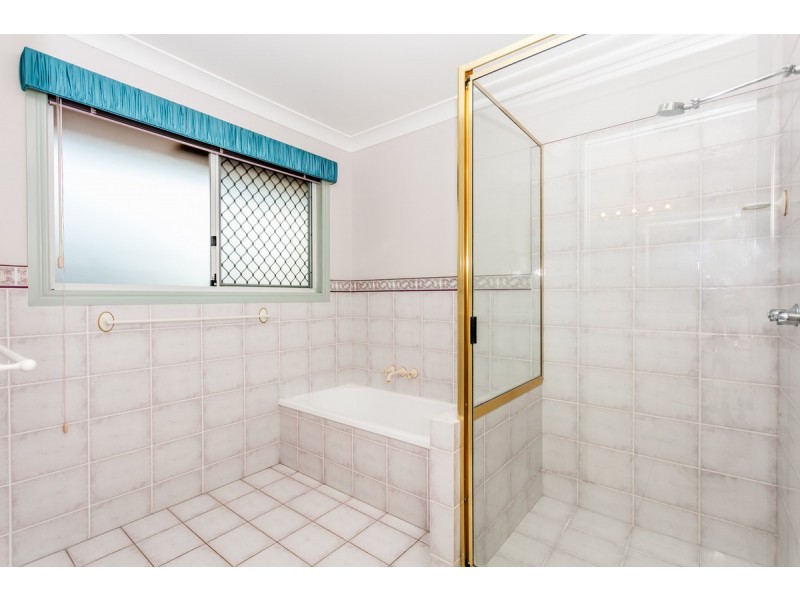 4 Poinciana Crescent, Stretton QLD 4116