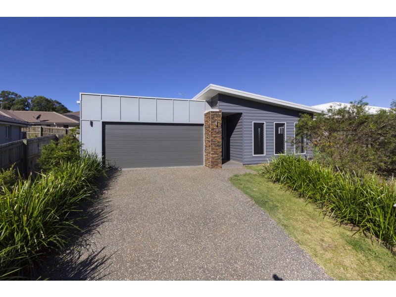 87 Bankswood Drive, Redland Bay QLD 4165