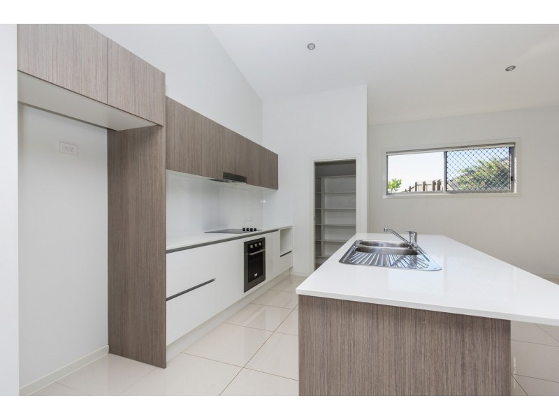 87 Bankswood Drive, Redland Bay QLD 4165