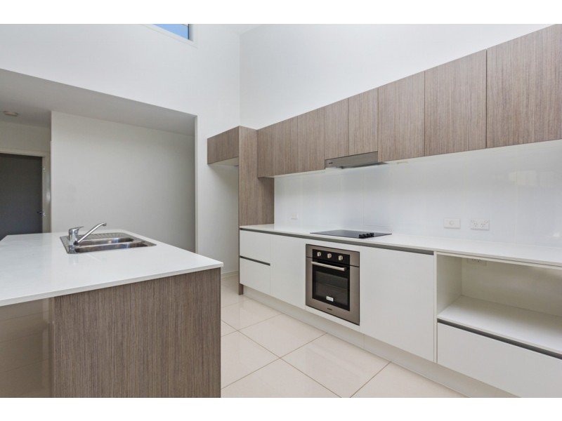 87 Bankswood Drive, Redland Bay QLD 4165