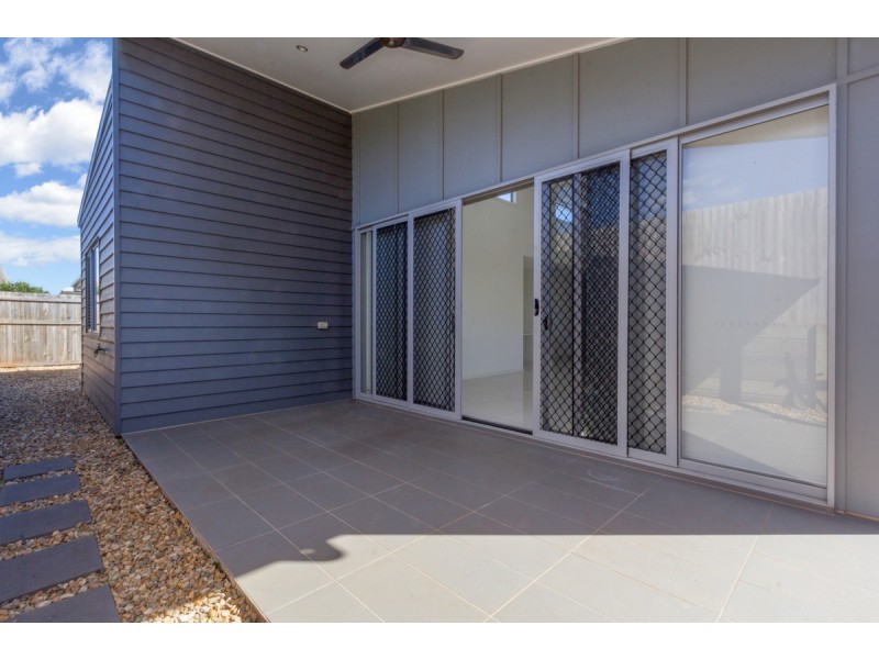 87 Bankswood Drive, Redland Bay QLD 4165