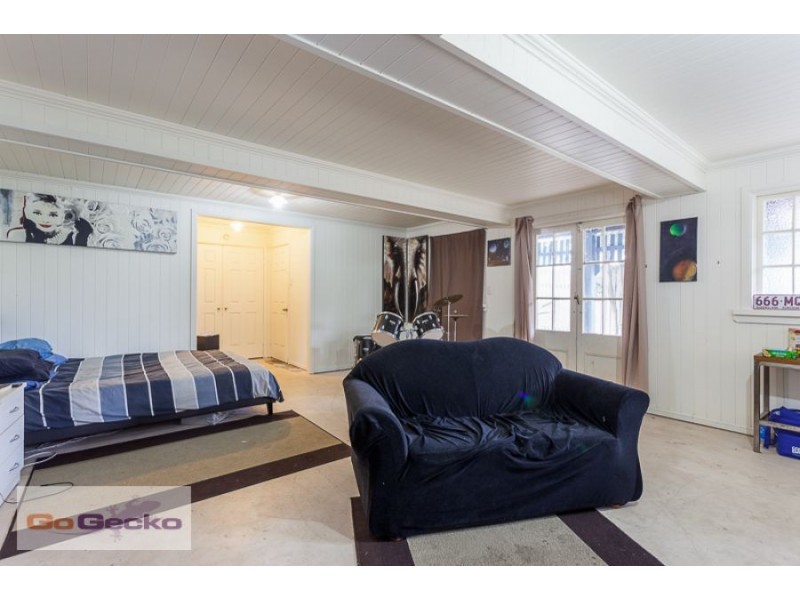 99 Duke Street, Annerley QLD 4103
