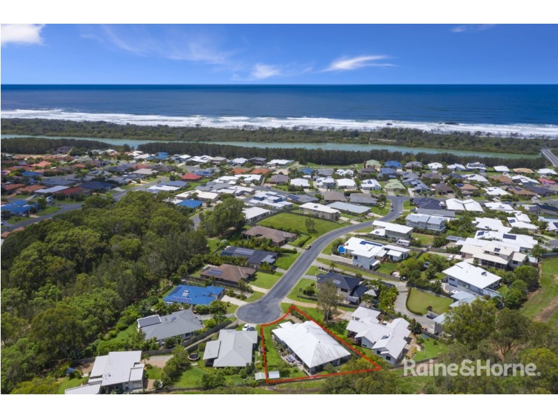 25 Woodfull Crescent, Pottsville NSW 2489