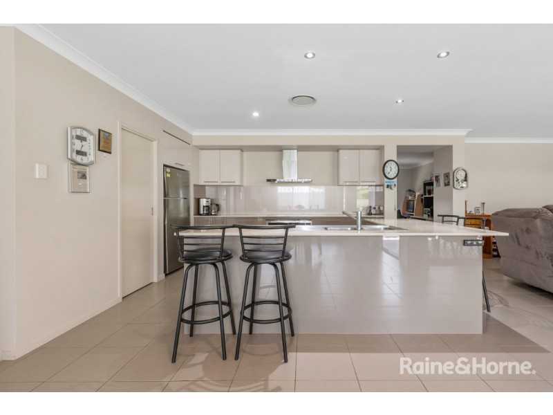 25 Woodfull Crescent, Pottsville NSW 2489