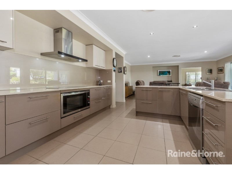 25 Woodfull Crescent, Pottsville NSW 2489