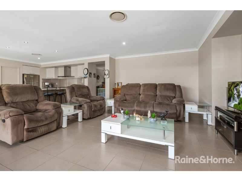 25 Woodfull Crescent, Pottsville NSW 2489