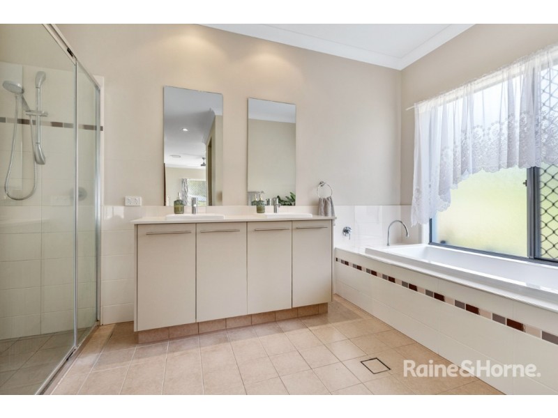 25 Woodfull Crescent, Pottsville NSW 2489