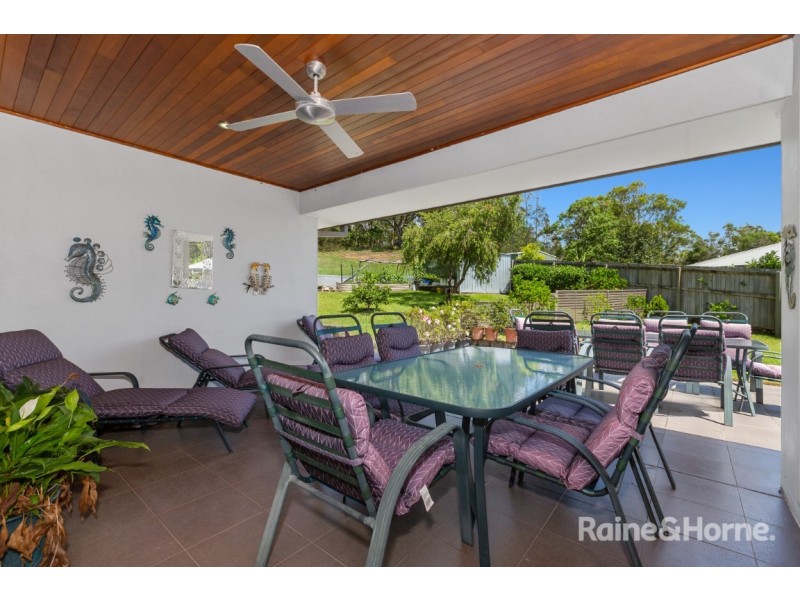 25 Woodfull Crescent, Pottsville NSW 2489