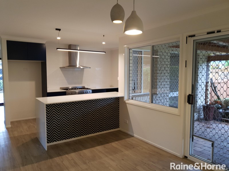 8 Royal  Drive, Pottsville NSW 2489