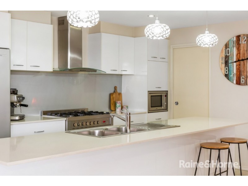 18 Toshack Place, Pottsville NSW 2489