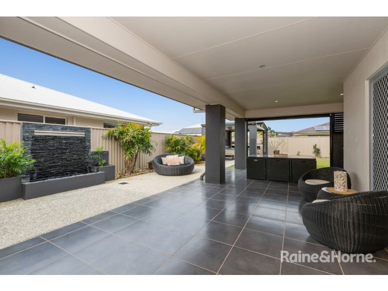 18 Toshack Place, Pottsville NSW 2489