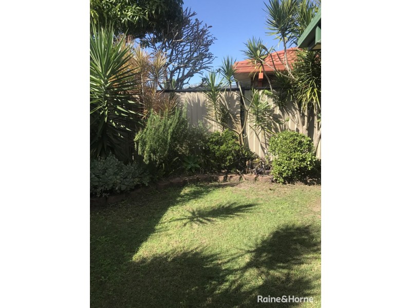 2/21 Victoria Avenue, Pottsville NSW 2489