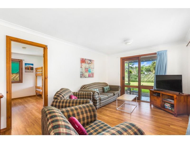 5 Surfside Crescent, Pottsville NSW 2489