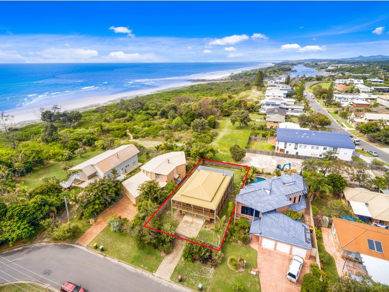 5 Surfside Crescent, Pottsville NSW 2489