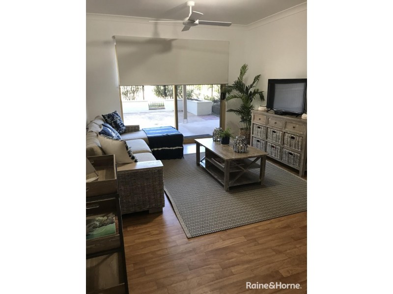 9 Surfside Crescent, Pottsville NSW 2489