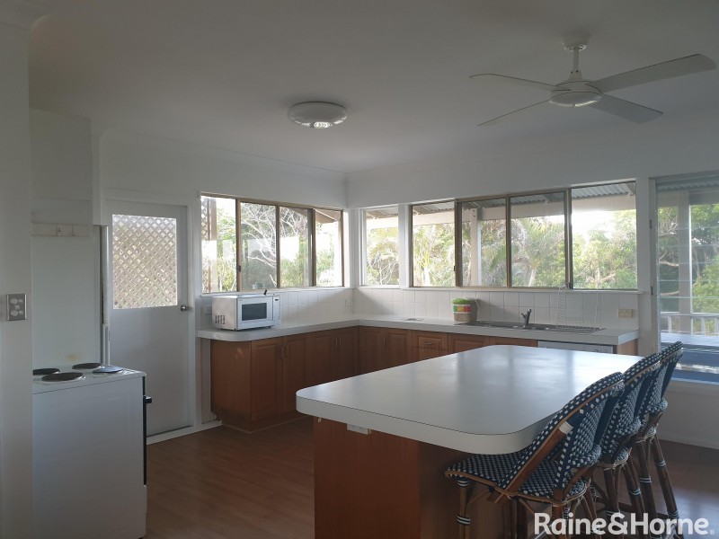 9 Surfside Crescent, Pottsville NSW 2489