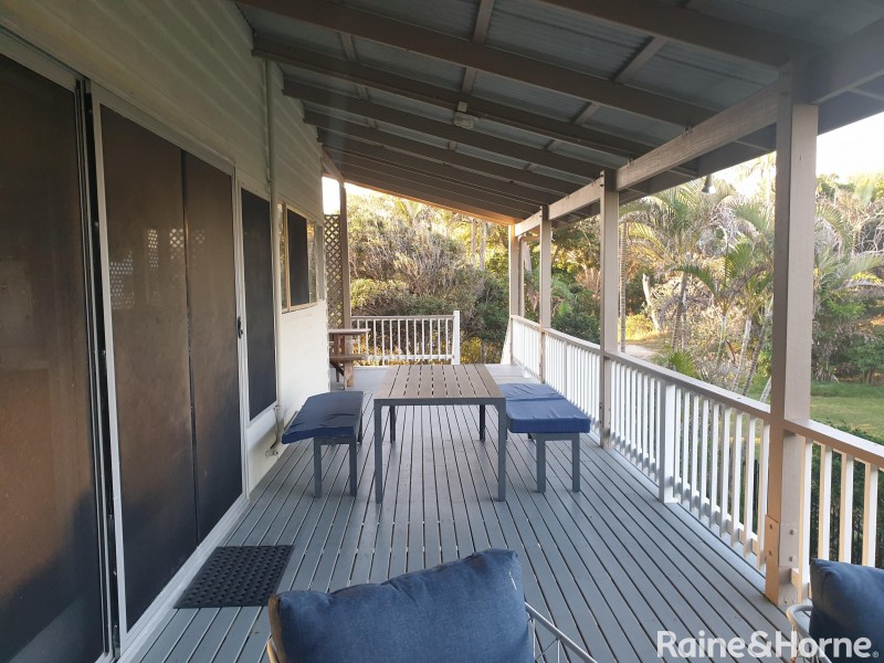 9 Surfside Crescent, Pottsville NSW 2489