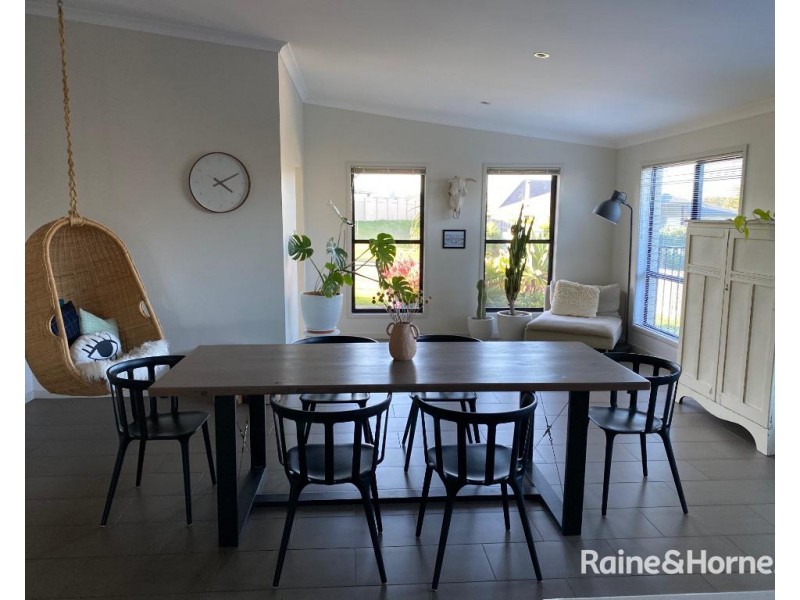 3 Woodfull Cres, Pottsville NSW 2489
