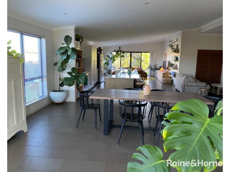 3 Woodfull Cres, Pottsville NSW 2489