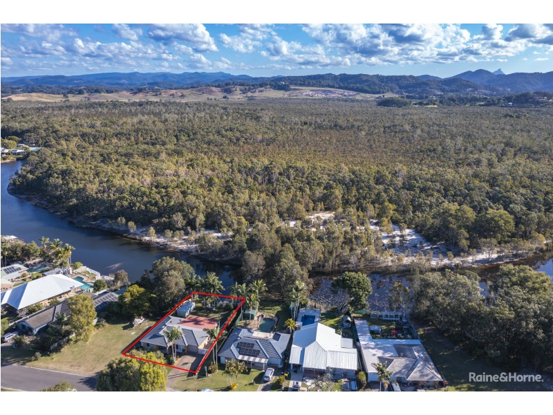 6 Caroline Street, Pottsville NSW 2489