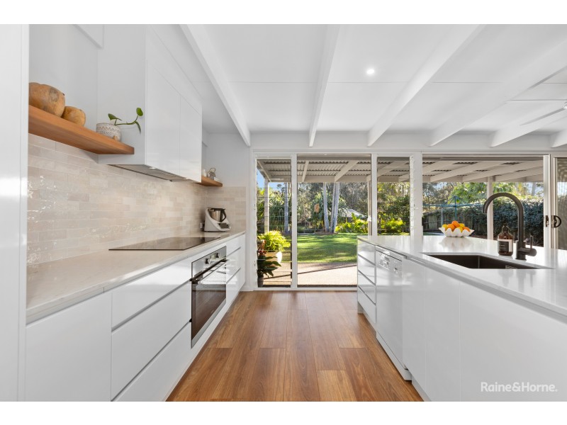 6 Caroline Street, Pottsville NSW 2489