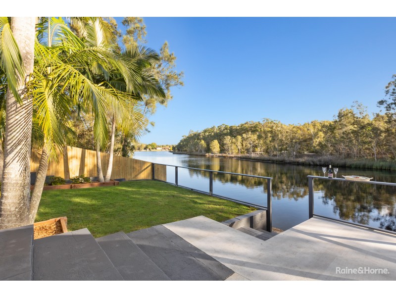 6 Caroline Street, Pottsville NSW 2489