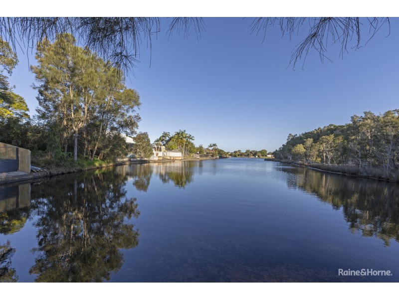 6 Caroline Street, Pottsville NSW 2489