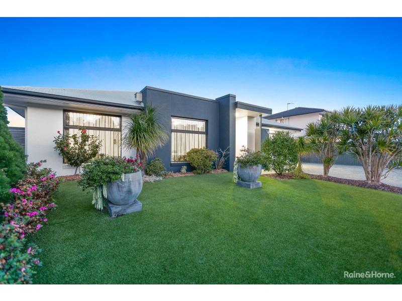 16 Toshack Place, Pottsville NSW 2489