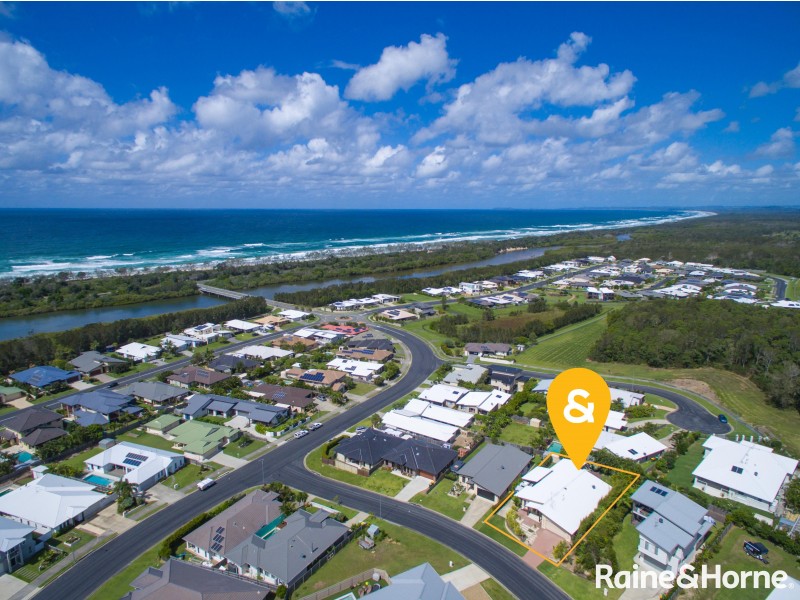 5 Woodfull Crescent, Pottsville NSW 2489