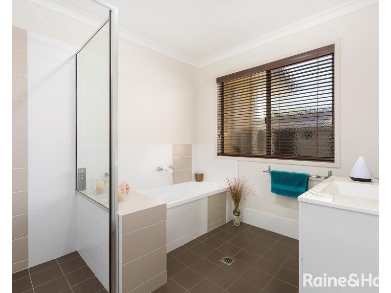 5 Woodfull Crescent, Pottsville NSW 2489