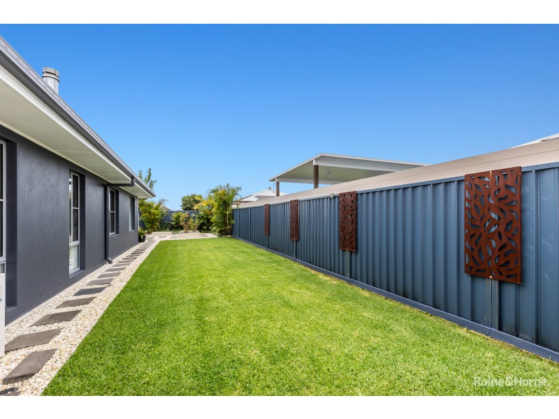 22 Toshack Place, Pottsville NSW 2489