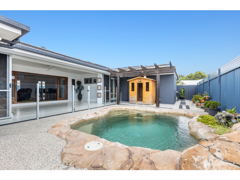 22 Toshack Place, Pottsville NSW 2489