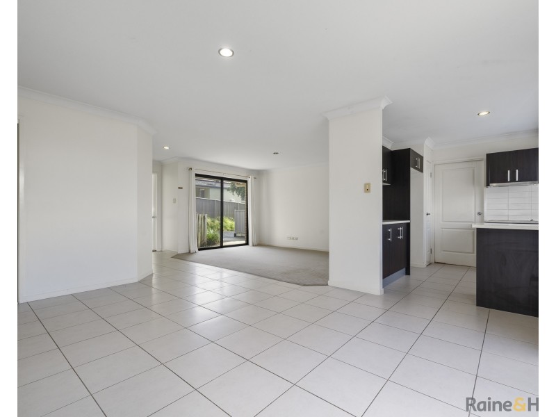2/33 Newcastle Drive, Pottsville NSW 2489