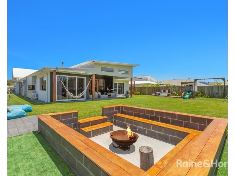 207 Overall Drive, Pottsville NSW 2489