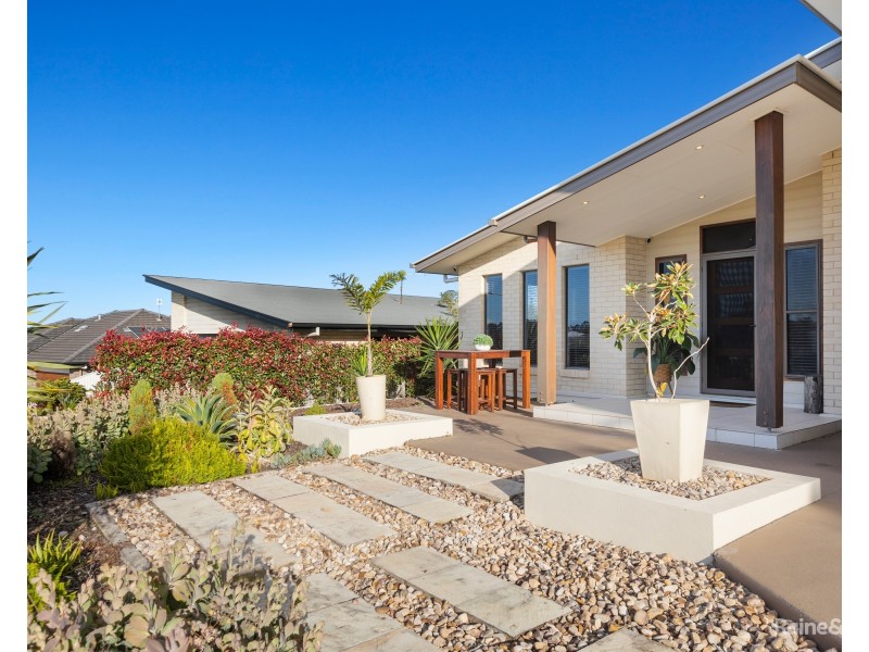 5 Woodfull Crescent, Pottsville NSW 2489