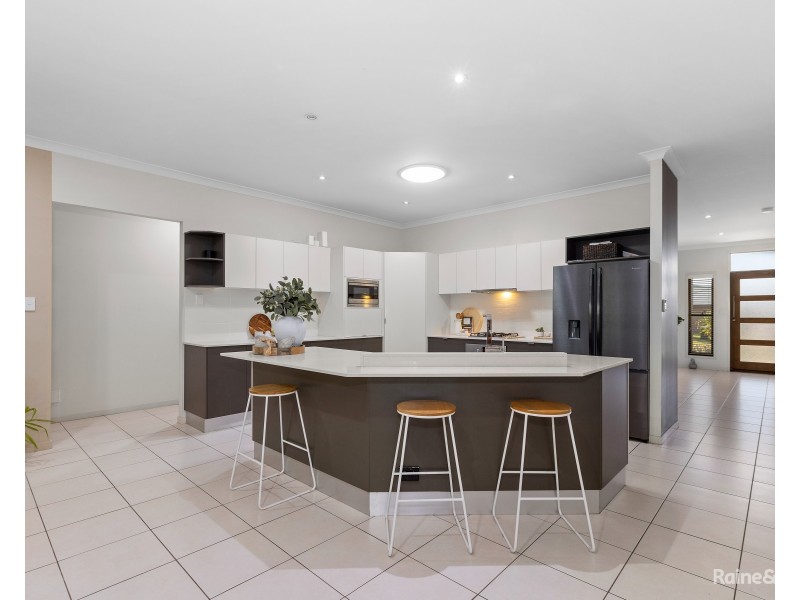 5 Woodfull Crescent, Pottsville NSW 2489