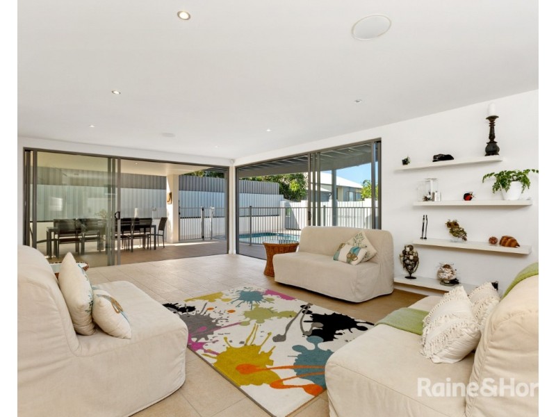 10 Bottlebrush Drive, Pottsville NSW 2489