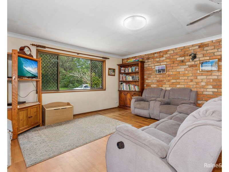 20 Surfside Crescent, Pottsville NSW 2489