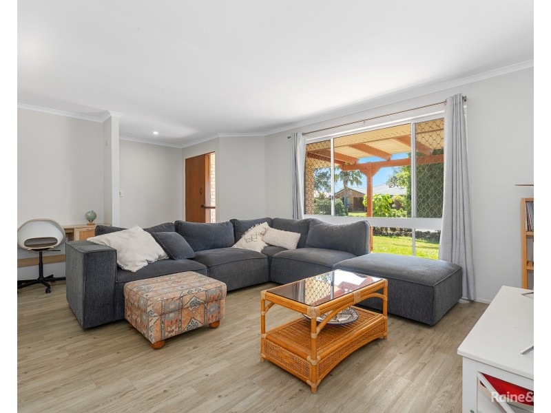 8 Royal Drive, Pottsville NSW 2489