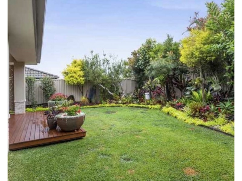 2/56 Newcastle Drive, Pottsville NSW 2489