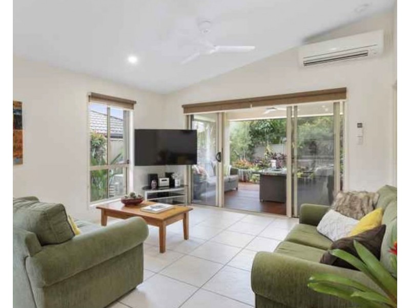 2/56 Newcastle Drive, Pottsville NSW 2489