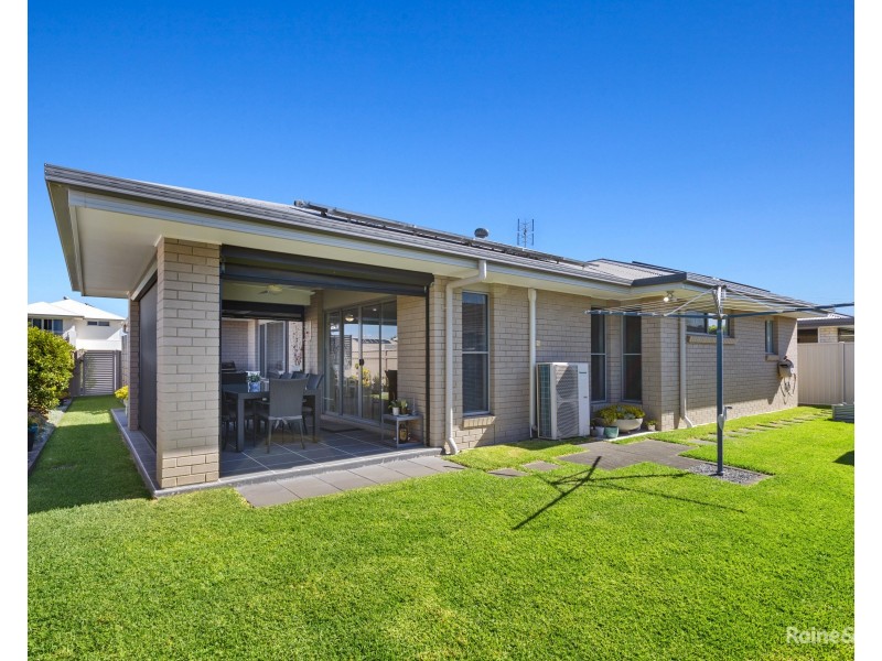 4 Lindwall Avenue, Pottsville NSW 2489