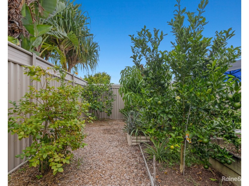 2/111 Lennox Circuit, Pottsville NSW 2489