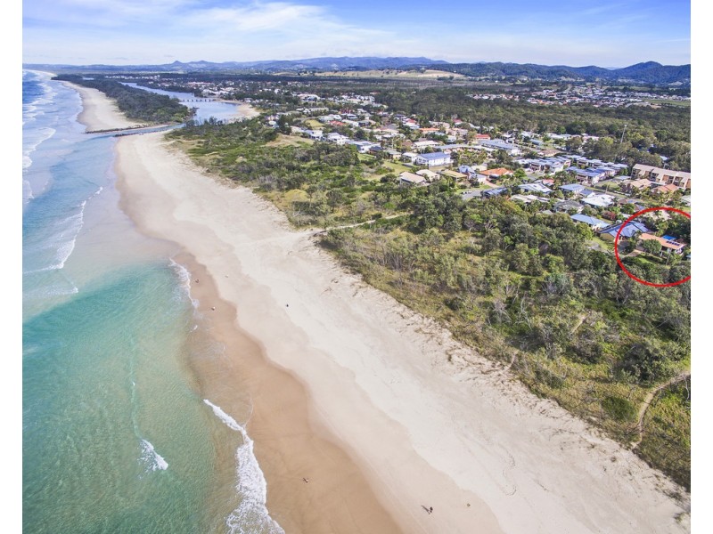 16 Surfside Crescent, Pottsville NSW 2489