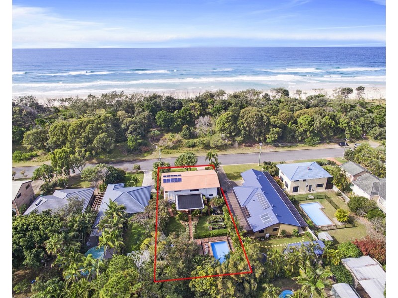 16 Surfside Crescent, Pottsville NSW 2489