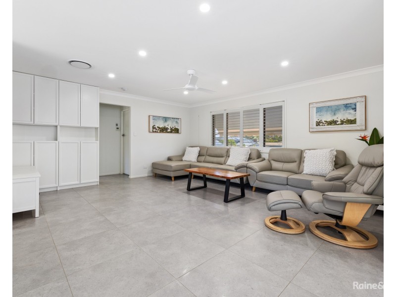 16 Surfside Crescent, Pottsville NSW 2489