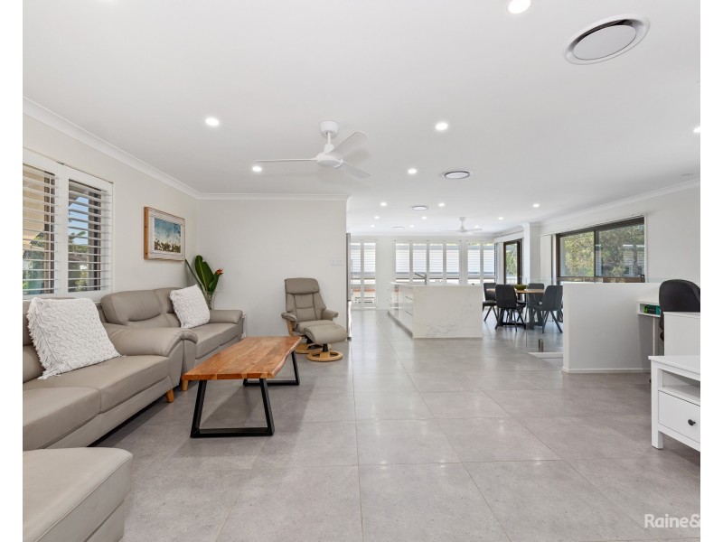 16 Surfside Crescent, Pottsville NSW 2489