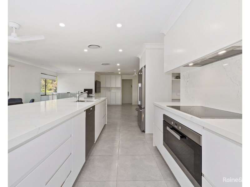 16 Surfside Crescent, Pottsville NSW 2489